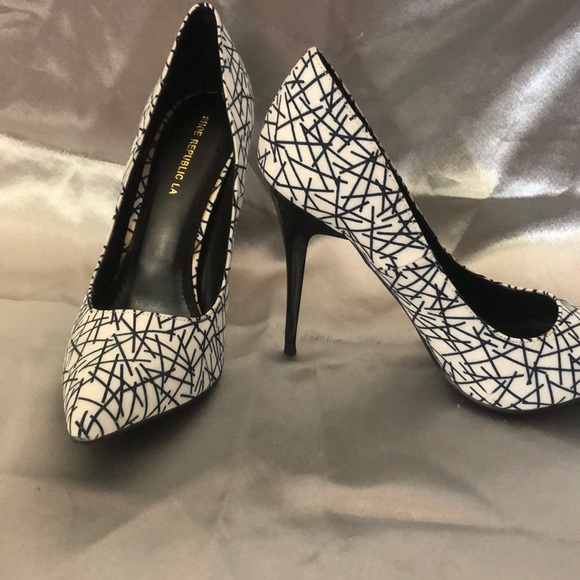 Shoes - Picture 2 of 2